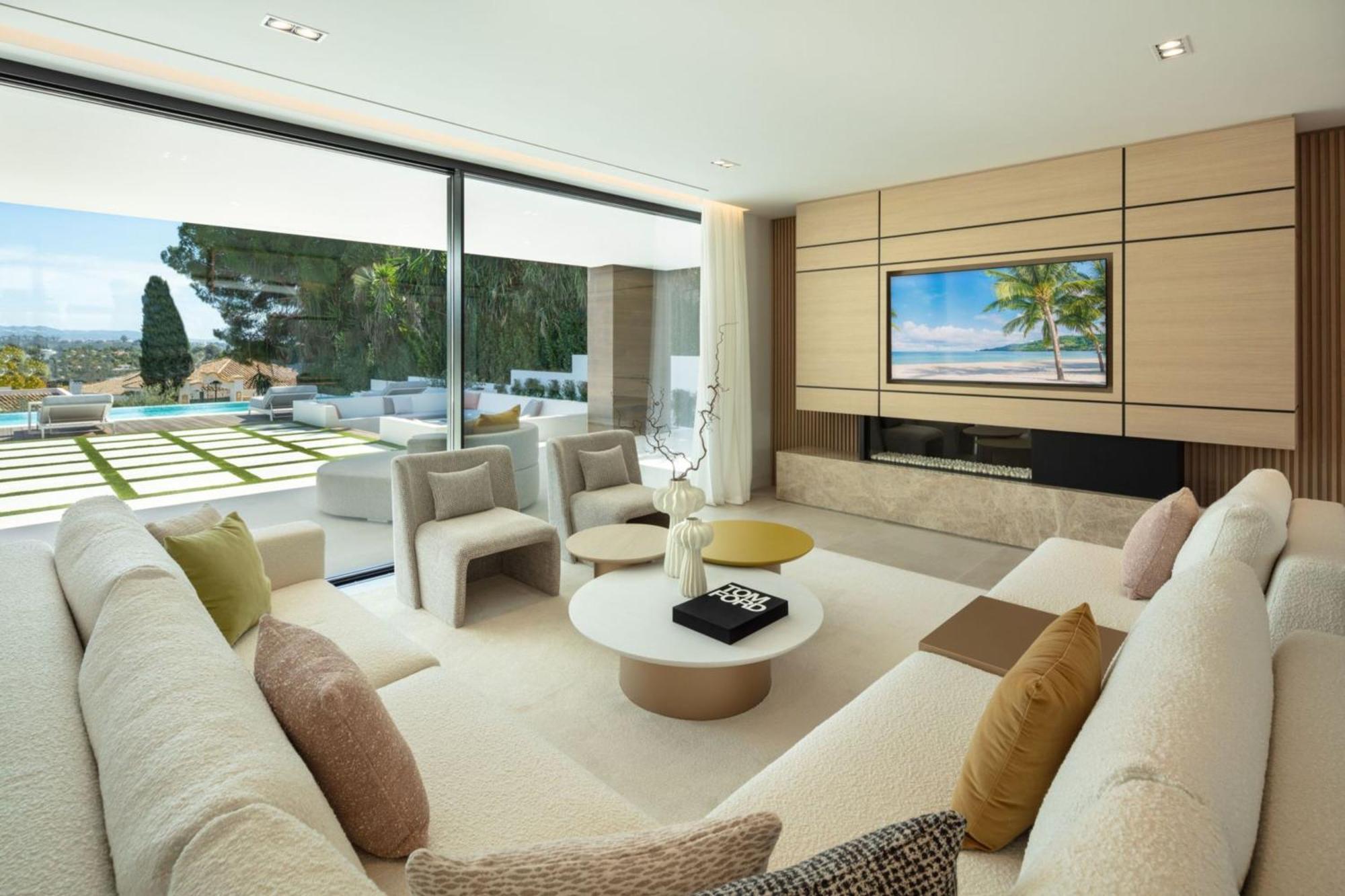 Vacation I Almost Heaven, New Built Villa, Rooftop Jacuzzi, Infinity Heated Pool Villaer Marbella